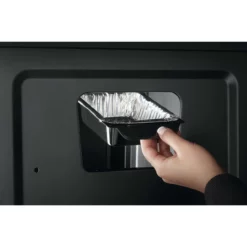 Napoleon Freestyle 365 Gasgrill, Graphit - Mit Sizzle Zone 22 Napoleon Freestyle 365 Gasgrill, Graphit - Mit Sizzle Zone -Grillstar Verkäufe Freestyle Detail EU DripTray Hand 4d9994c38045b9abec346743379867243893bf50